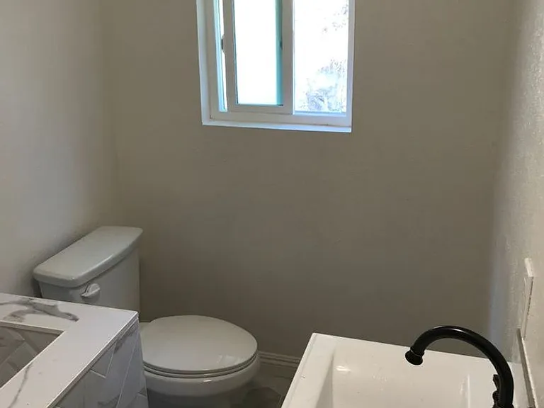 1190 Oak Grove Dr — Photo 7