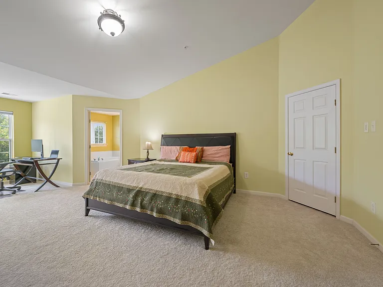 10745 Hillingdon Rd — Photo 4