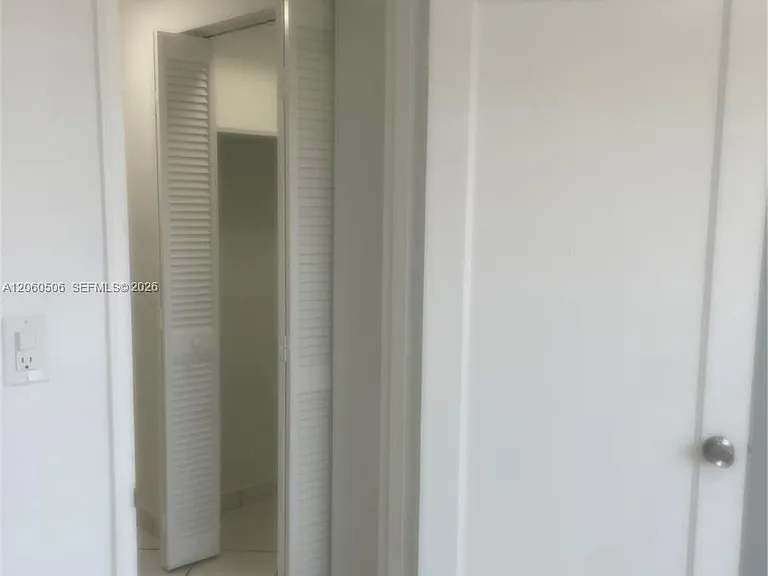 3430 SW 10th St #3 — Photo 19