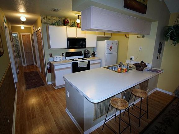 4th image of 8711 Knightsbridge Ct APT D