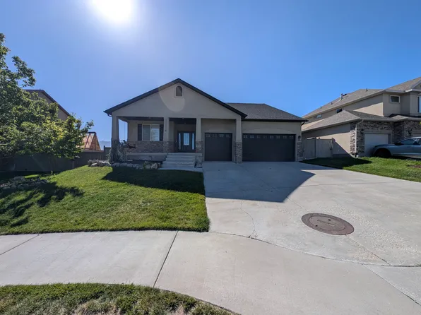 8743 N Franklin Dr, Eagle Mountain, UT 84005