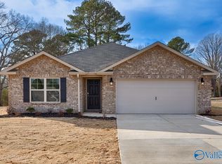 146 Meadowridge Dr, Hazel Green, AL 35750