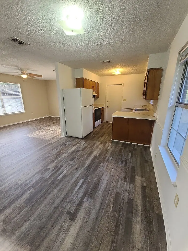 7123 Senterfitt Road — Photo 3