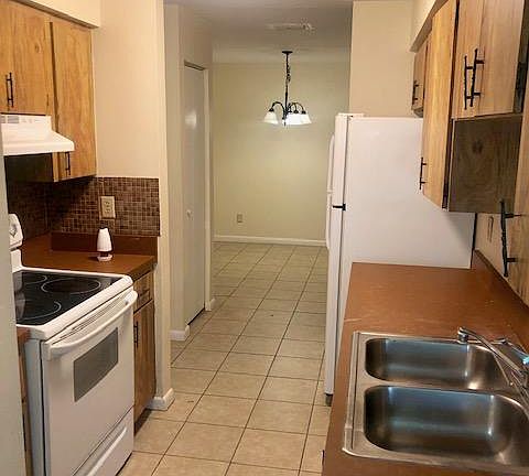 4th image of 3997 SE 17th Ct APT B