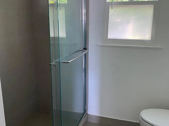3rd image of 4421 Westdale Ave #5