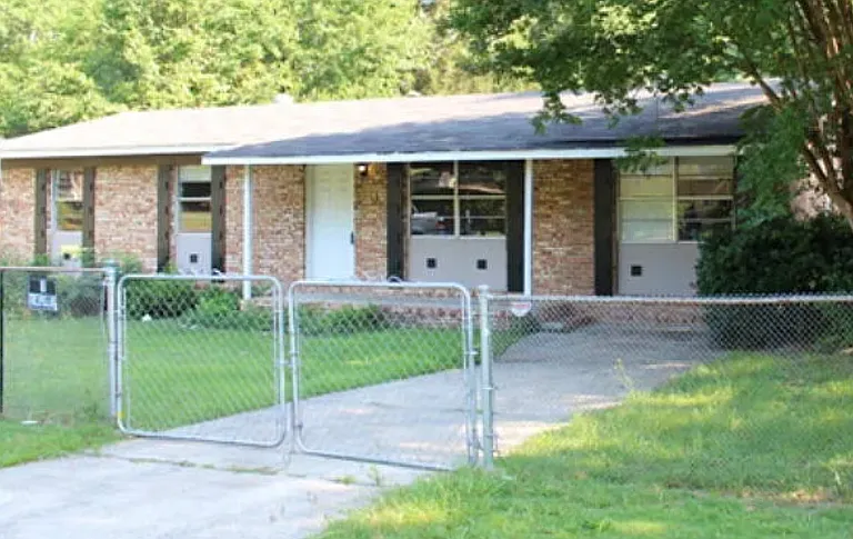 1831 Emerson Ave — Photo 2