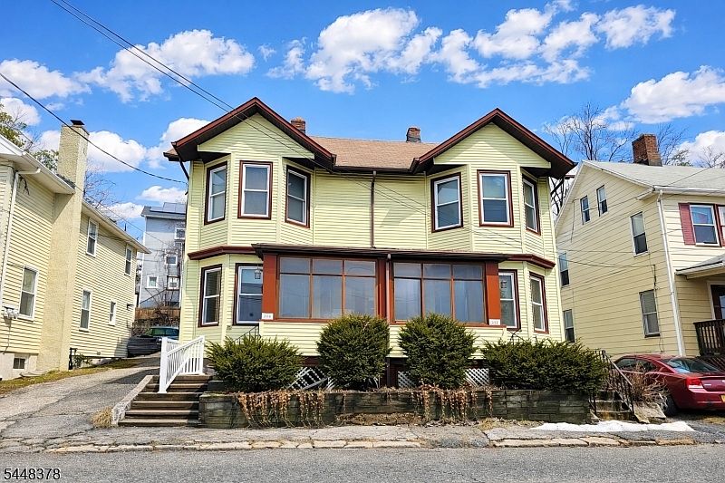 1st image of 210 Union St