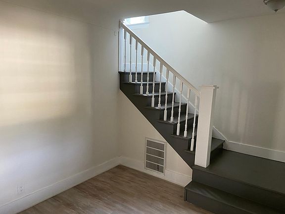 4th image of 1442 W Sunset Blvd