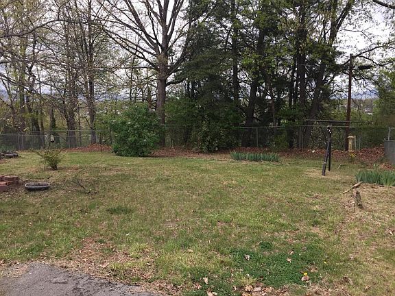 4th image of 433 Frances Dr NW