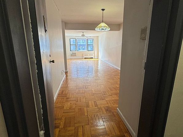 4 Birchwood Ct APT 1B
