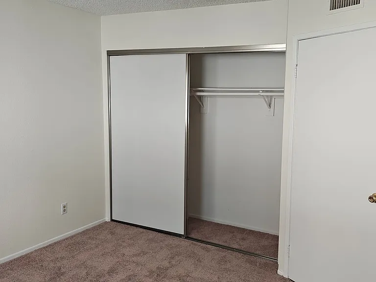 Villa Monaco Apartments — Photo 19