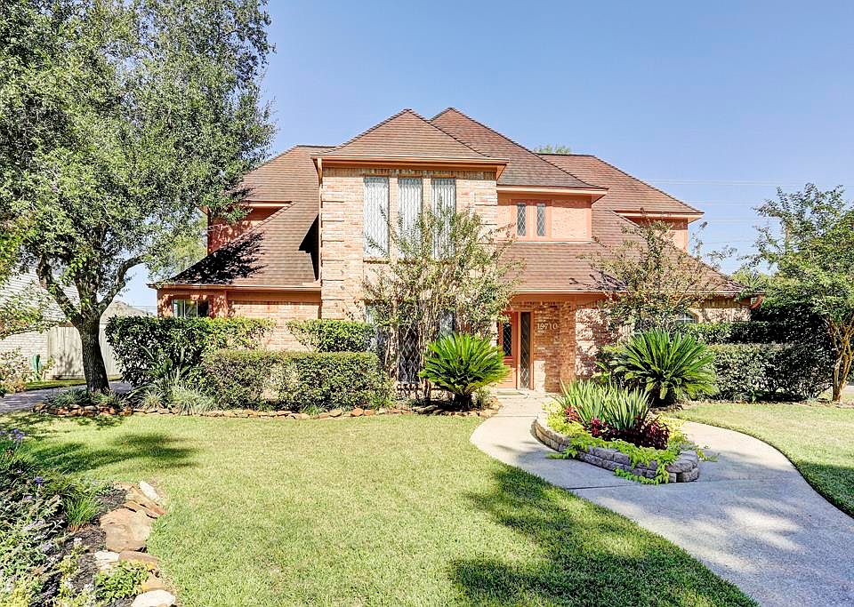 1st image of 19710 Oak Branch Ct