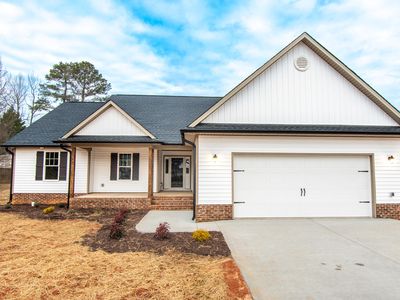 243 Waters Edge Dr, Erwin, NC, 28339
