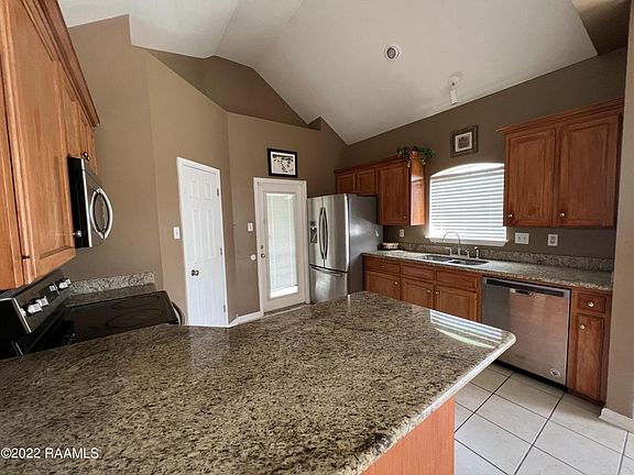3rd image of 600 Glade Blvd