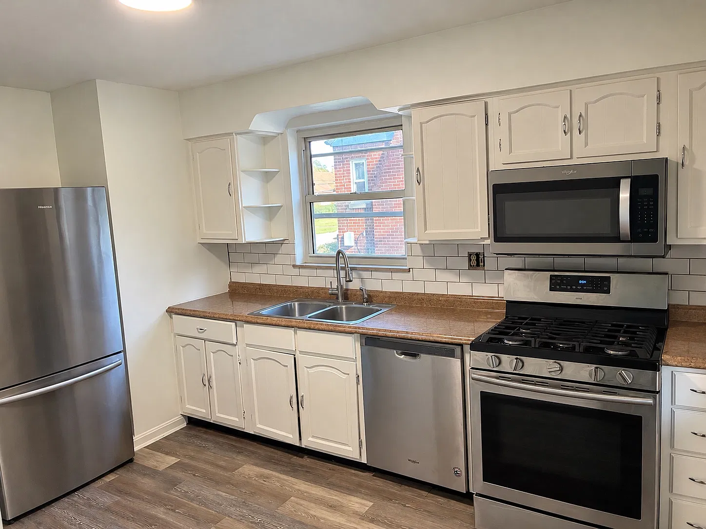 3 bed, 1231 sqft, $1,850 — Photo 2
