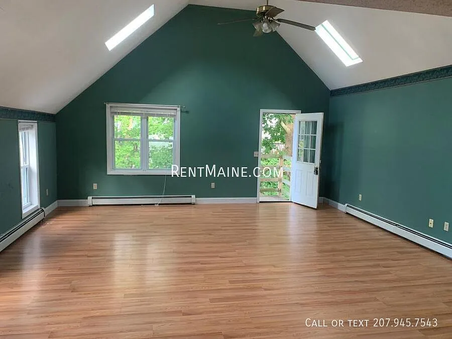 3 bed, 1100 sqft, $1,600 — Photo 3