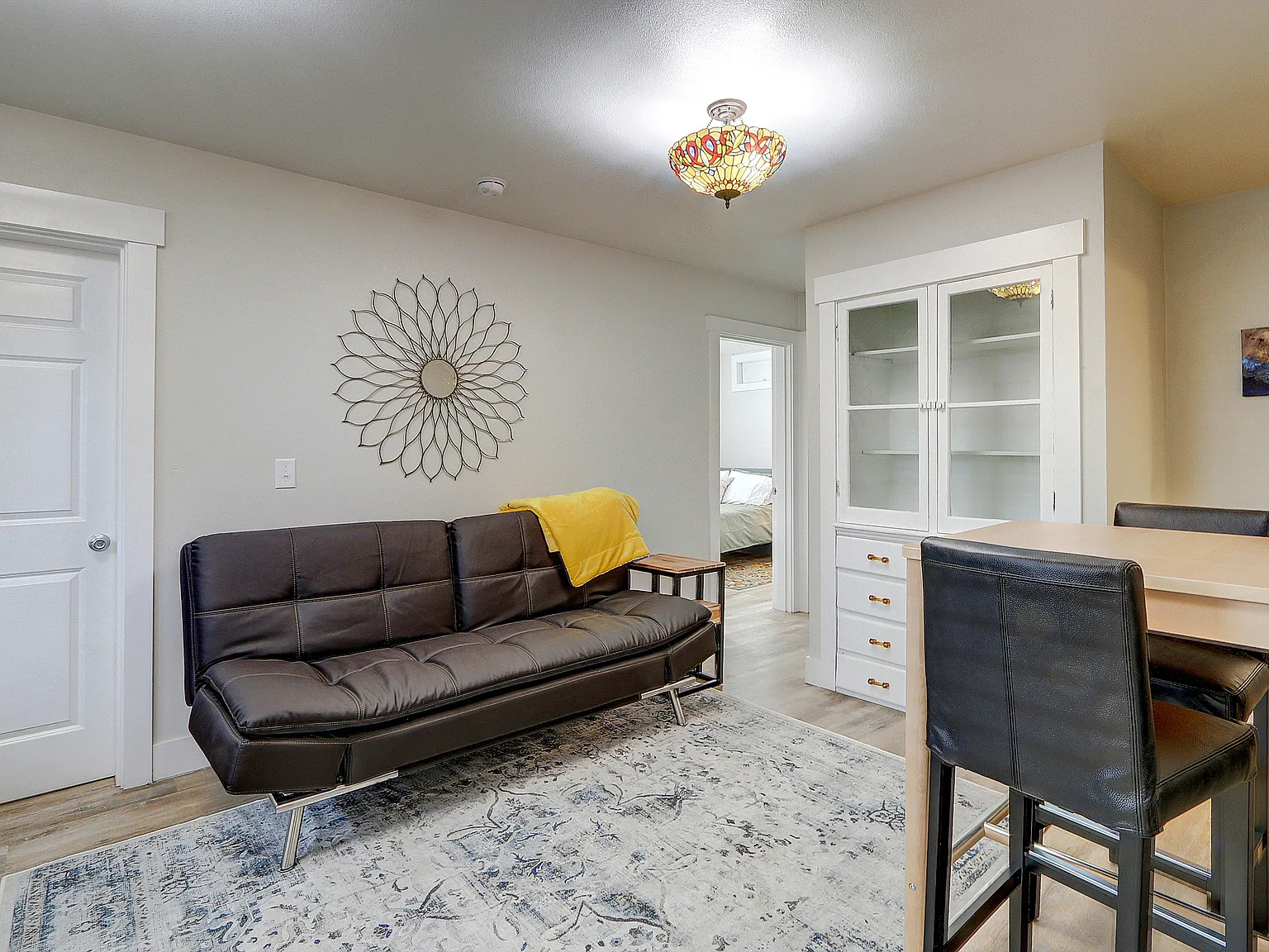 2 bed, 975 sqft, $3,000 — Photo 4