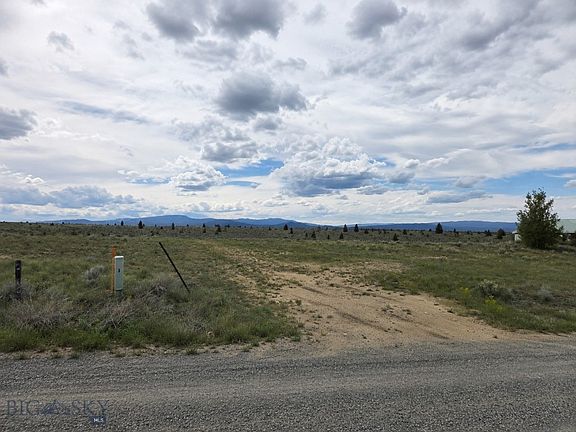 2nd image of 347 Lupine Ln