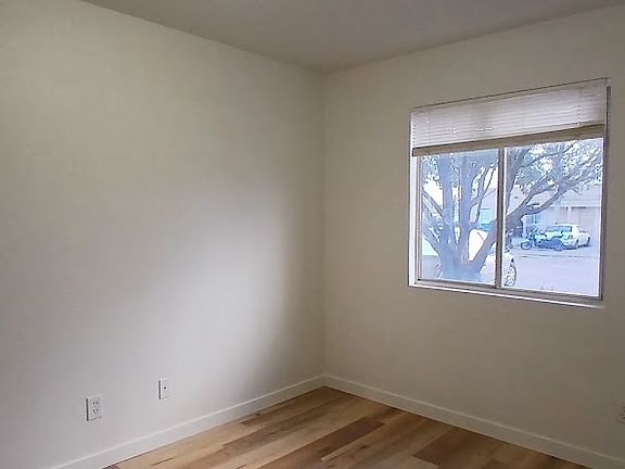 4th image of 650 Vancouver Rd SE APT F