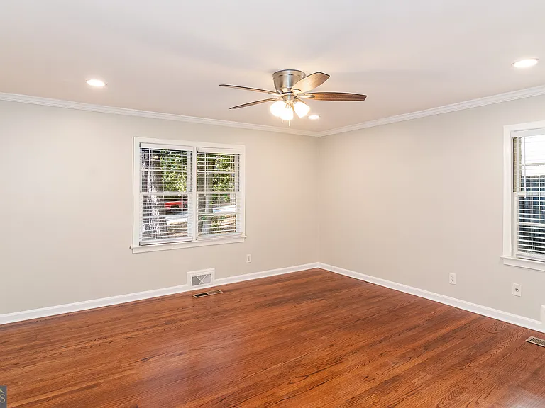 4090 Land O Lakes Dr NE — Photo 32