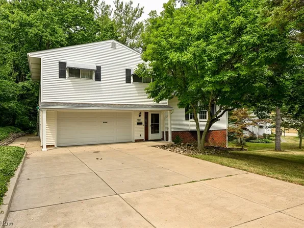 6908 Highland Dr, Independence, OH 44131