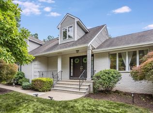 97 Poplar Dr, Hanover Twp., NJ 07927