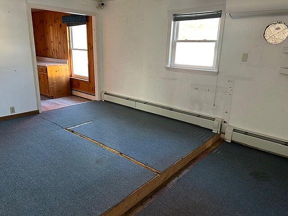 2nd image of 42 Champlain St