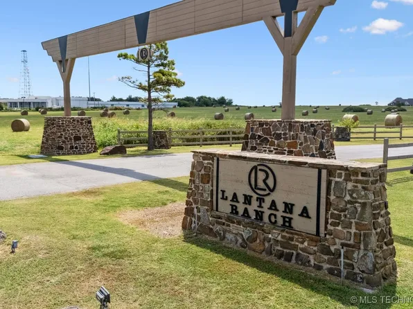 Sandstone Ave, Skiatook, OK 74070