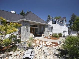 1015 N Pinnon Rd, Grants Pass, OR 97526