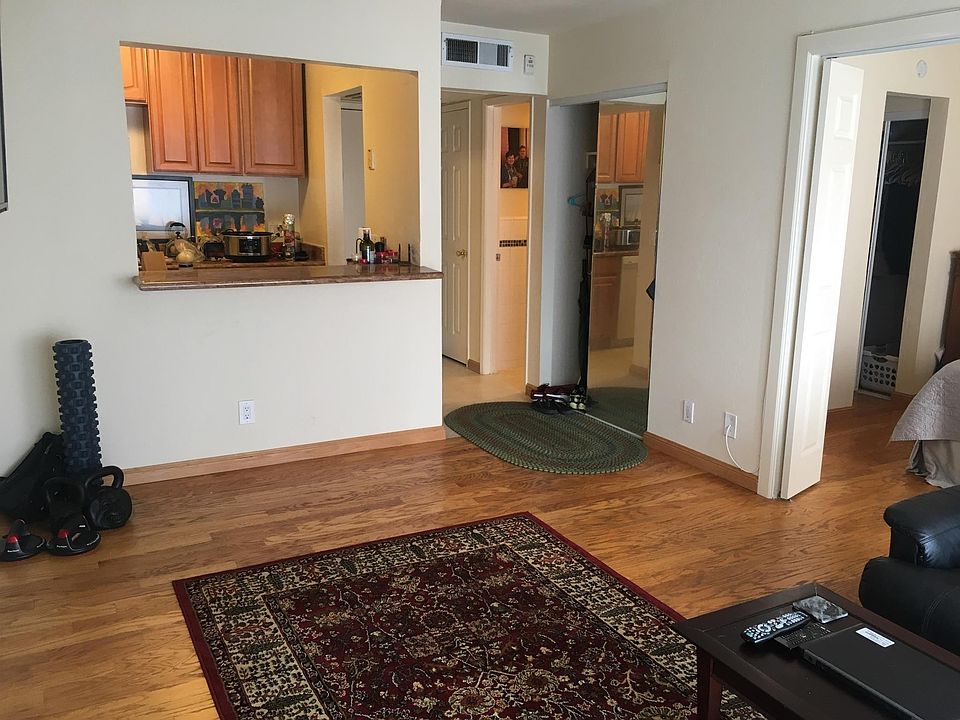 1st image of 320 N Civic Dr APT 416