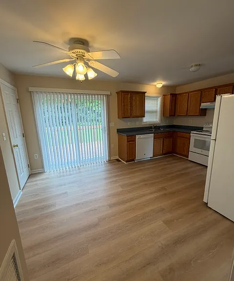 10457 Hughes Ln — Photo 10