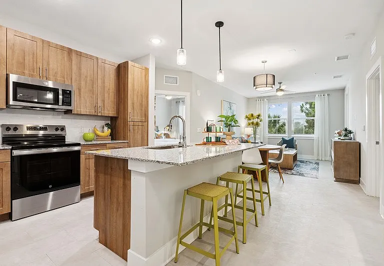 Eastshore Palm Bay — Photo 1