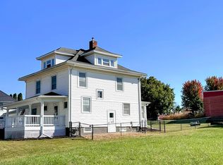 105 E Adams St, Farmersburg, IA 52047