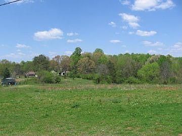 1st image of 26 Farmers Farm Ln