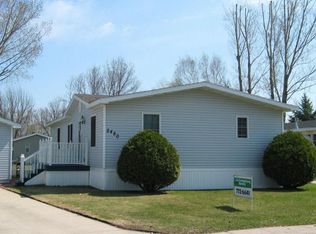 2480 Huntington Park Dr, Grand Forks, ND 58201