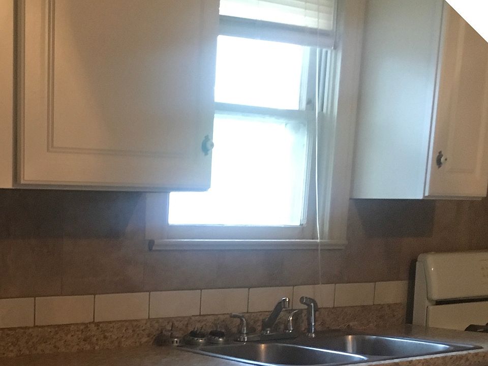 2nd image of 819 East St