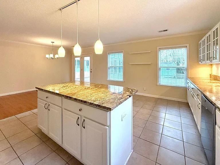 108 Willowbend Ln — Photo 9