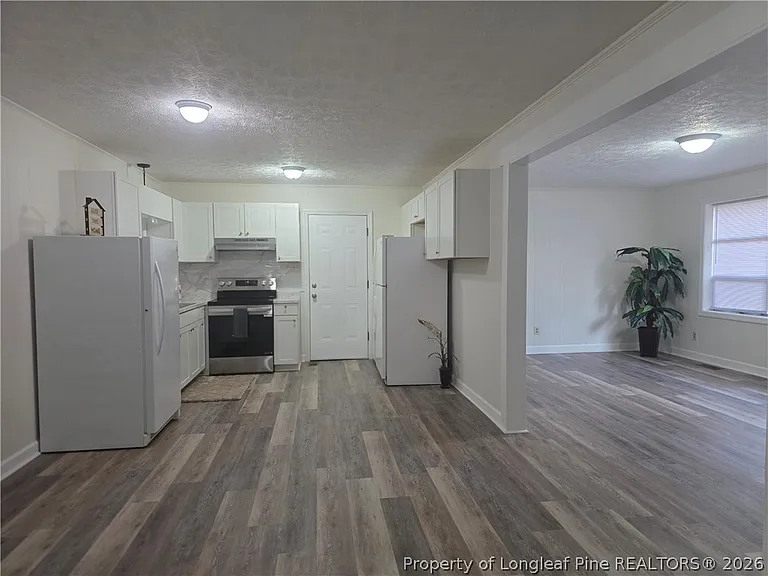 1125 Oakwood St — Photo 17