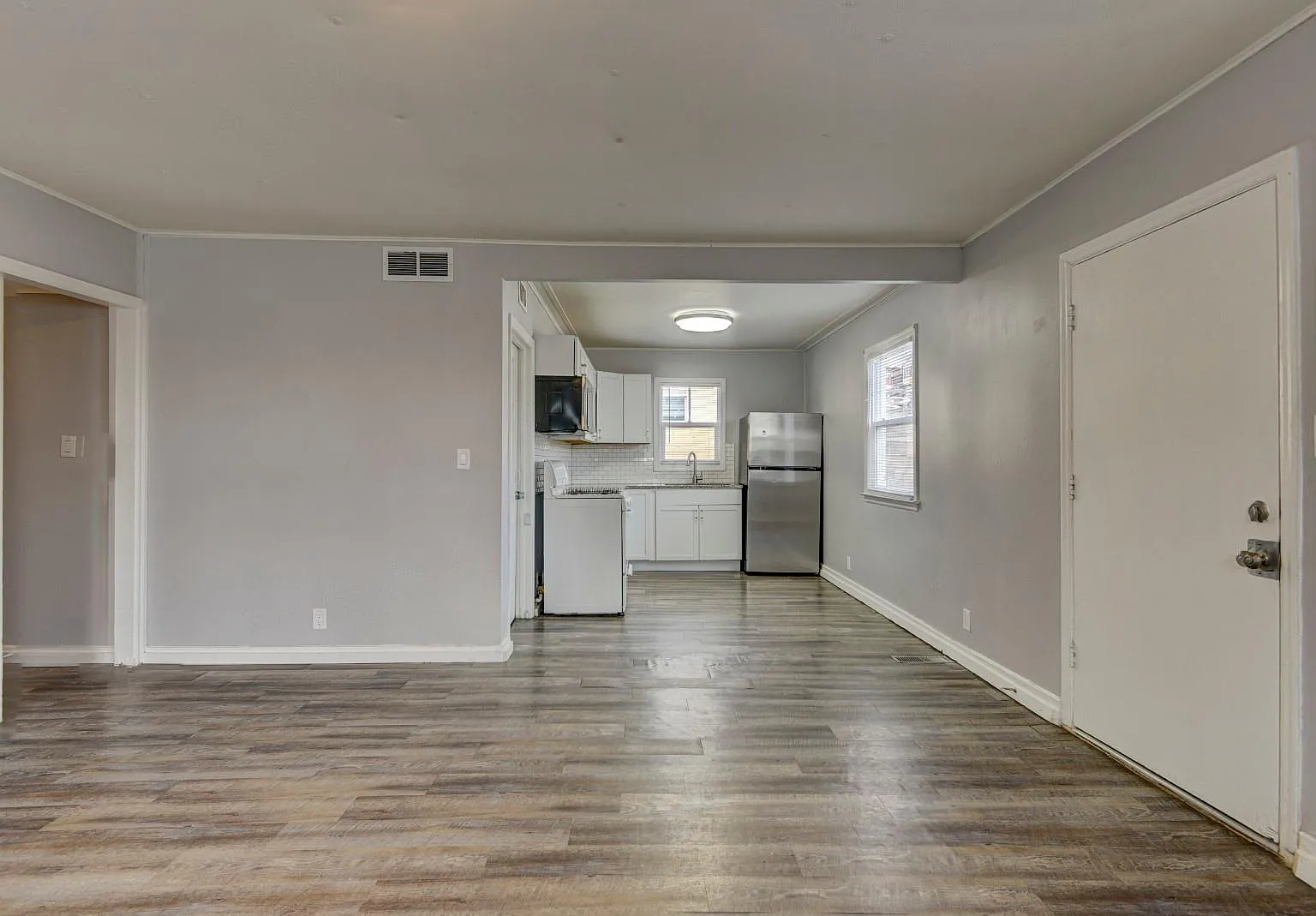 2206 Crawford St — Photo 4