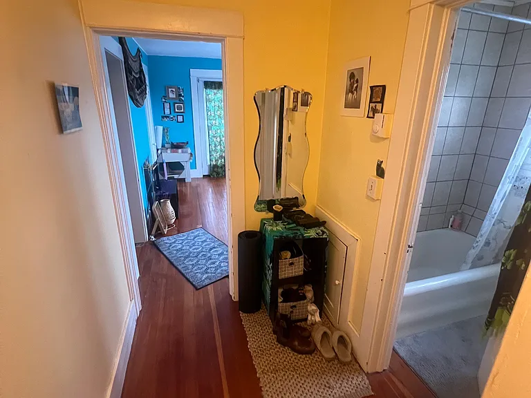 220 SE Gladstone St #1 — Photo 3