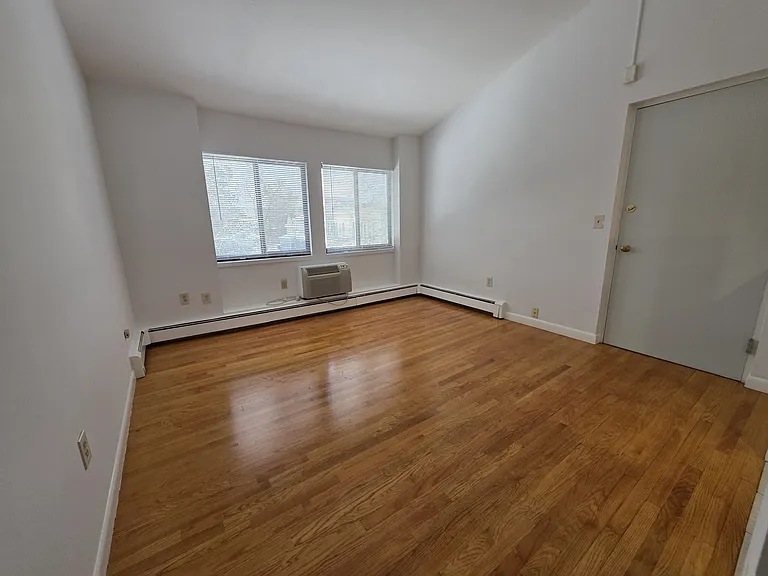 65 Miller St #B11 — Photo 9