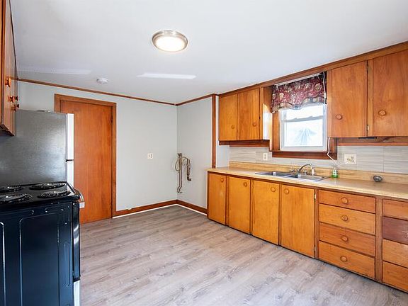 5th image of 3 Plum Ave #Basement