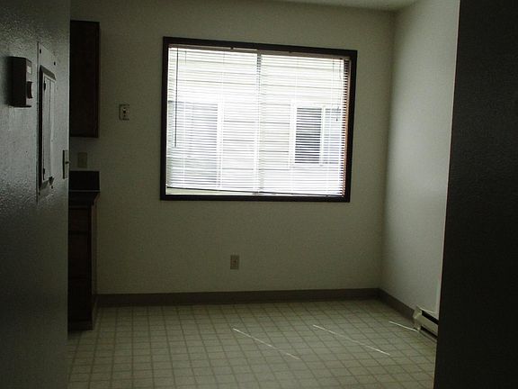 4th image of 3024 Maryland St APT 2