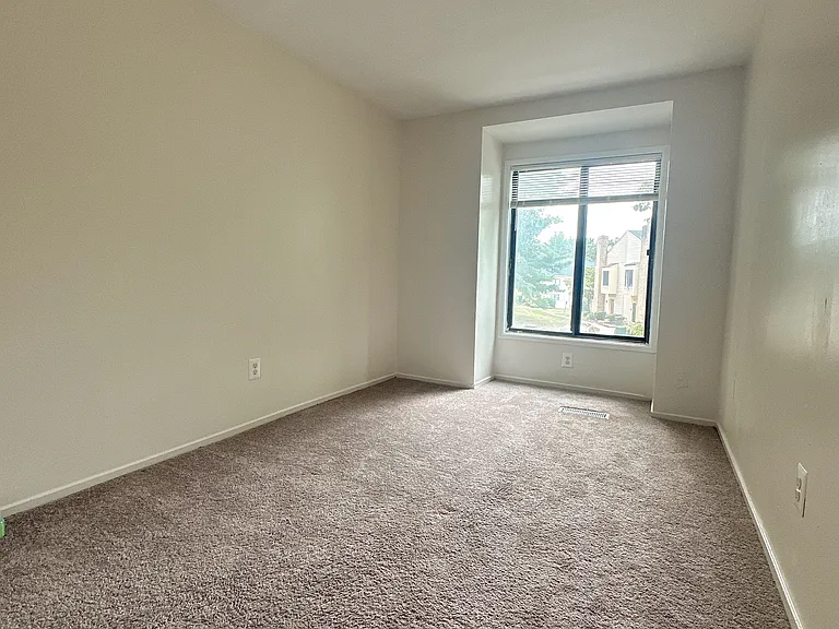 9325 Chadburn Pl — Photo 7