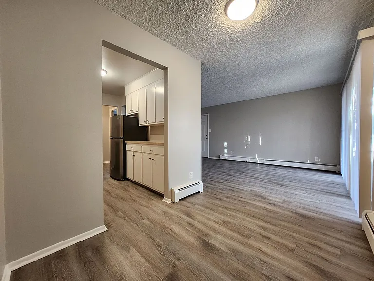 1505 E Kiowa St #102 — Photo 8