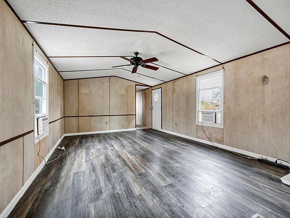 5th image of 2152 Congaree Rd