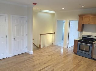 90 White St APT 4, Boston, MA 02128