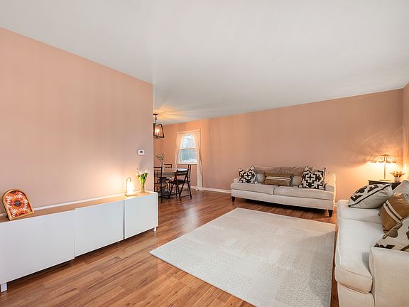 5th image of 8630 Chelsea Dr