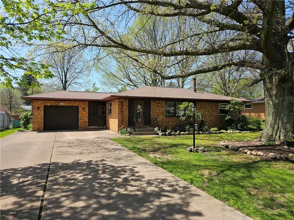 3558 Shauna Dr, Fairview, PA 16415