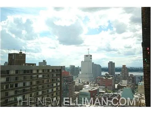 Rented by Douglas Elliman | media 27